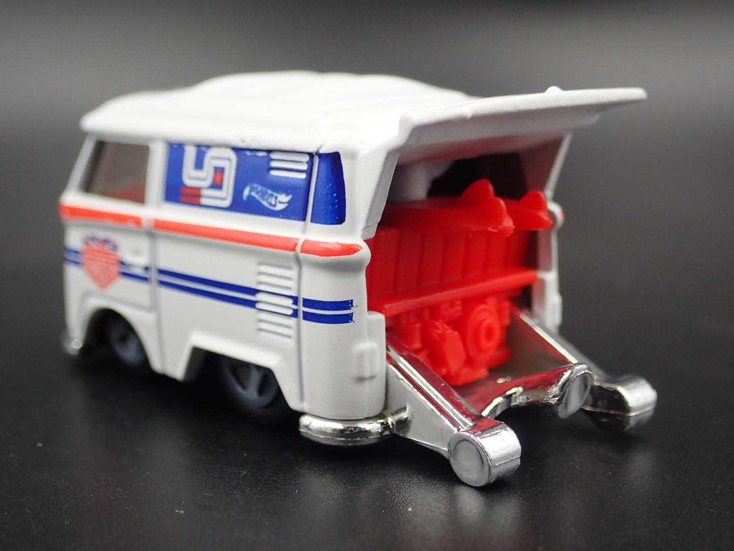 VW VOLKSWAGEN KOOL KOMBI MINI BUS VAN MAGNUS WALKER 1:64 SCALE DIECAST MODEL CAR