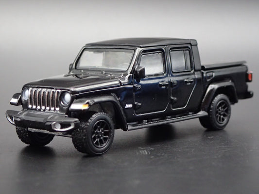 2020-2025 JEEP GLADIATOR PICKUP TRUCK JT 1:64 SCALE DIORAMA DIECAST MODEL CAR
