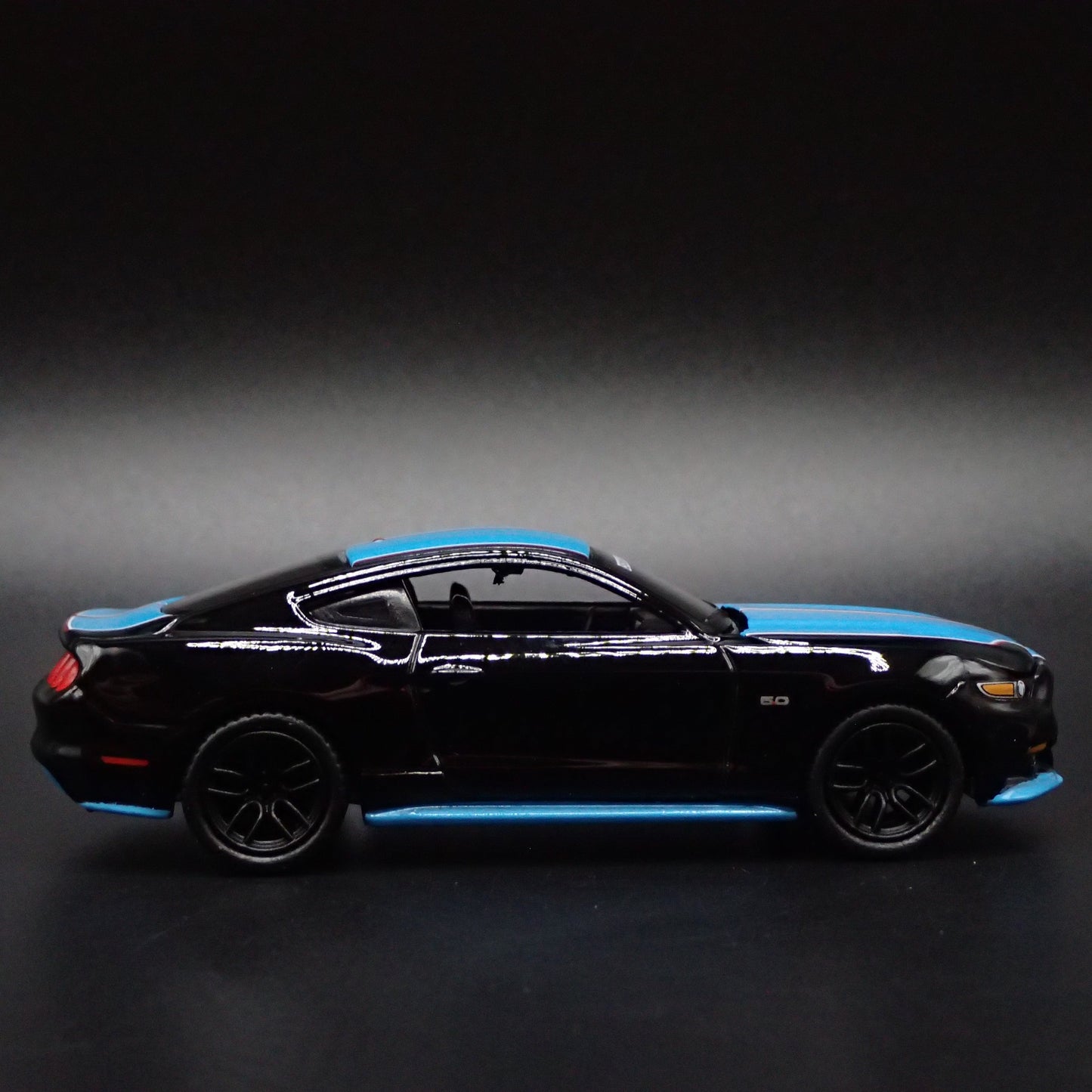 2015 15 FORD MUSTANG GT RICHARD PETTY GARAGE BLACK 1:64 SCALE DIECAST MODEL CAR