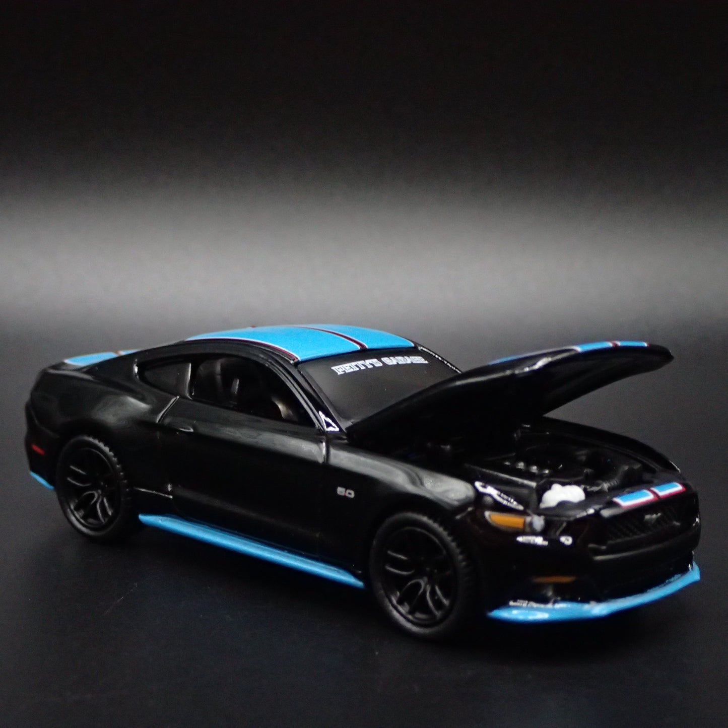 2015 15 FORD MUSTANG GT RICHARD PETTY GARAGE BLACK 1:64 SCALE DIECAST MODEL CAR