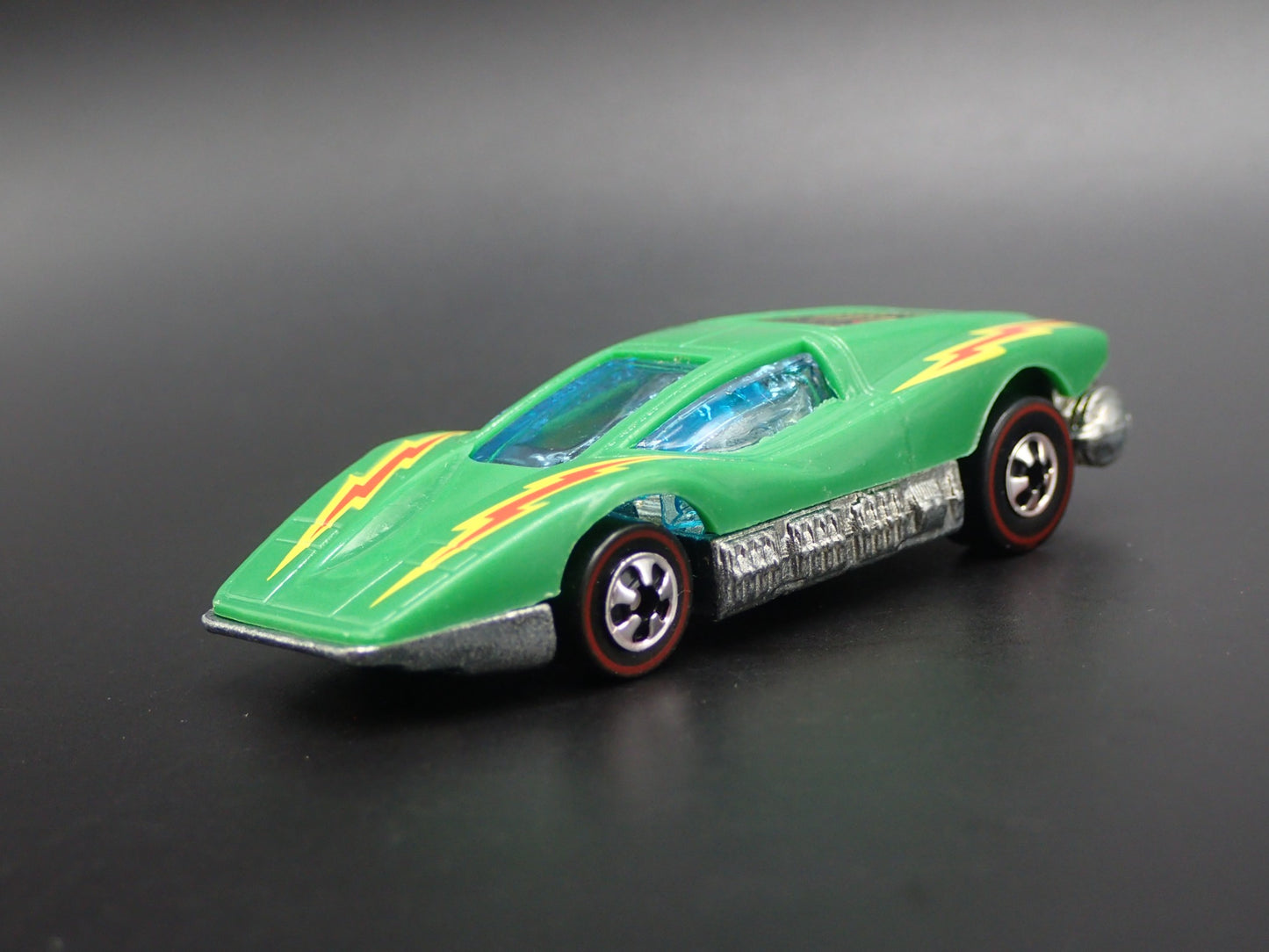 LARGE CHARGE HOT WHEELS ORGINAL GREEN 1:64 SCALE DIORAMA DIECAST MODEL CAR