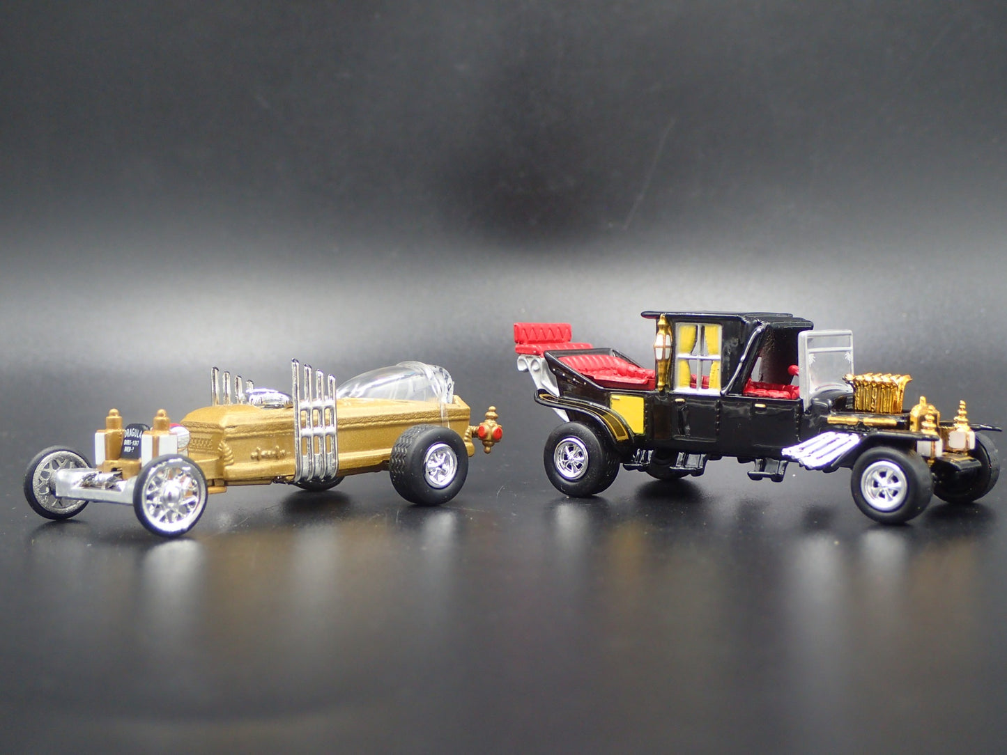 THE MUNSTERS KOACH & DRAGULA BARRIS LEGACY SET RARE 1:64 SCALE DIECAST MODEL CAR