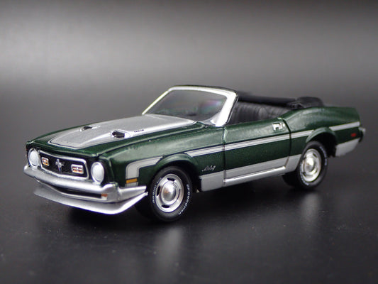 1972 72 FORD MUSTANG CONVERTIBLE GREEN RARE 1/64 SCALE DIORAMA DIECAST MODEL CAR