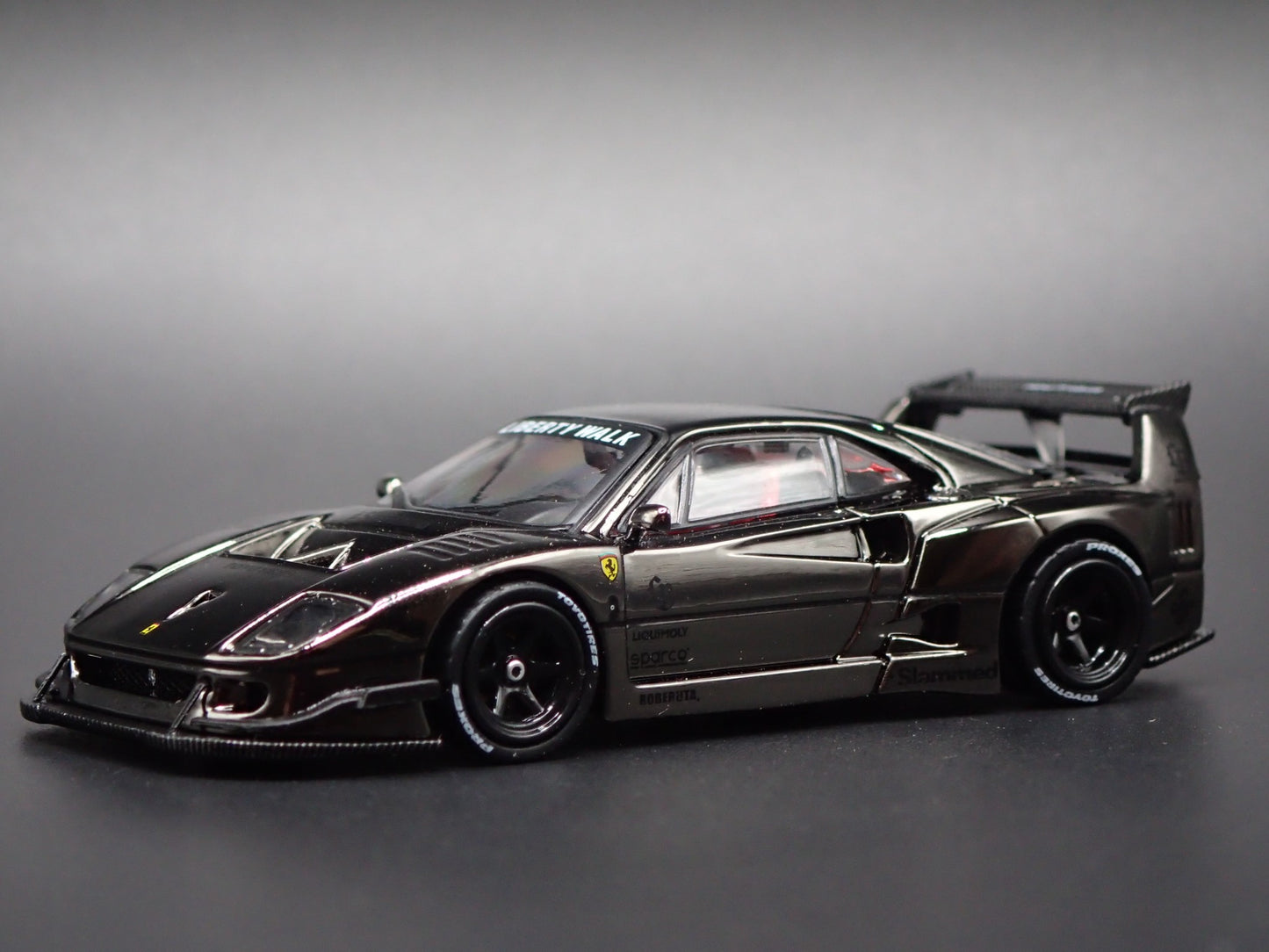 FERRARI F40 LBWK SUPER CAR 1:64 SCALE COLLECTIBLE DIORAMA DIECAST MODEL CAR