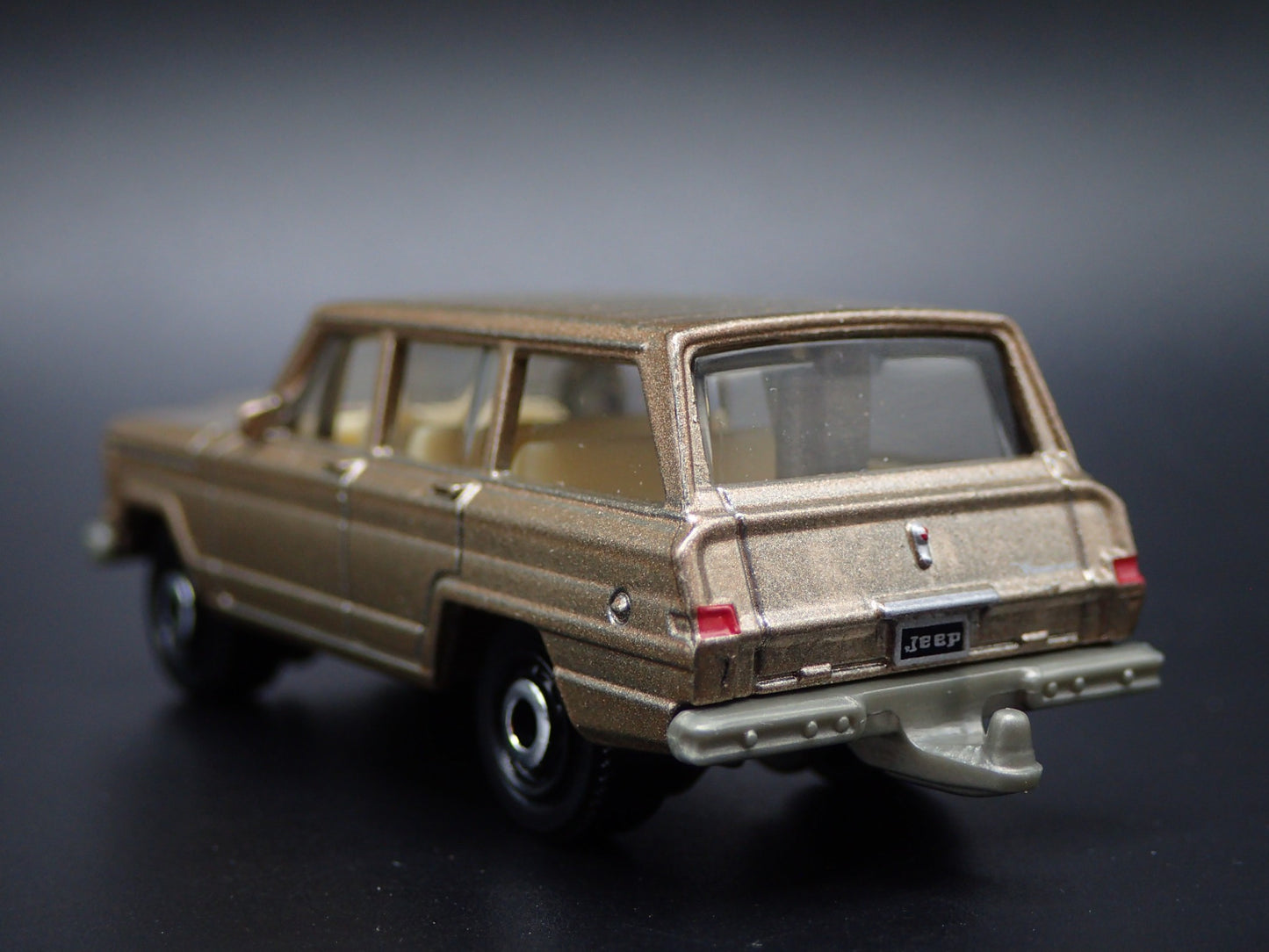 1963-1982 JEEP WAGONEER w/ TOW HITCH GOLD 1:64 SCALE DIORAMA DIECAST MODEL CAR