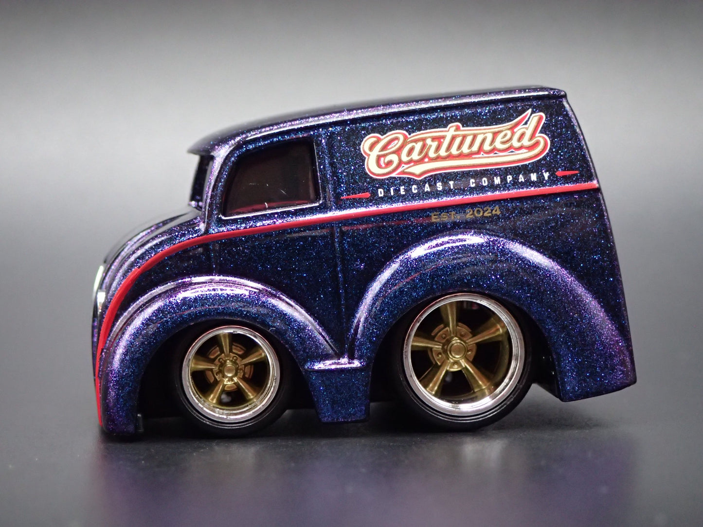 1937 - 1986 DIVCO TRUCK CAR TUNED BLUE 1:64 SCALE DIORAMA DIECAST MODEL CAR