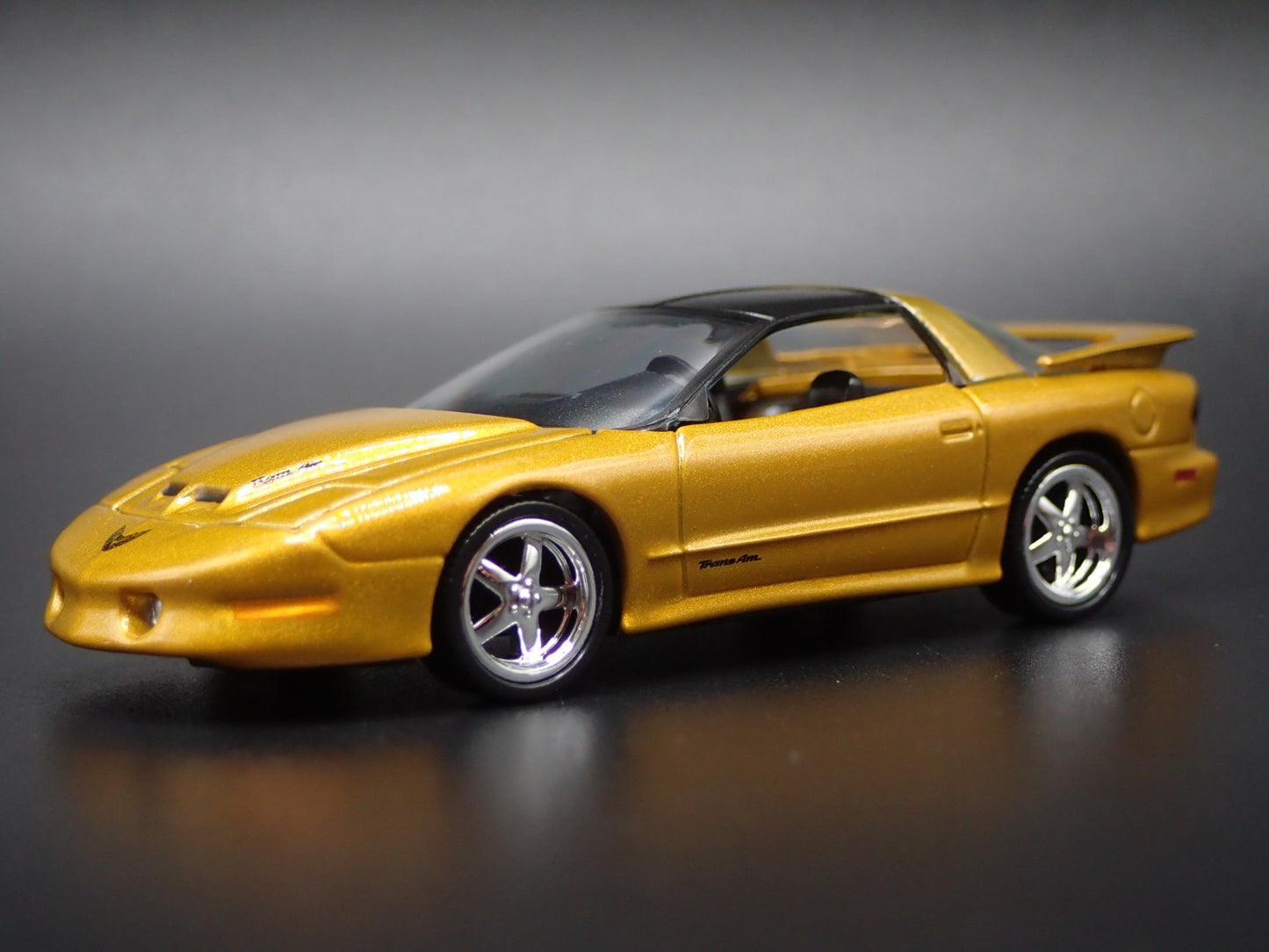 1997 97 PONTIAC FIREBIRD TA WS6 1:64 SCALE COLLECTIBLE DIORAMA DIECAST MODEL CAR