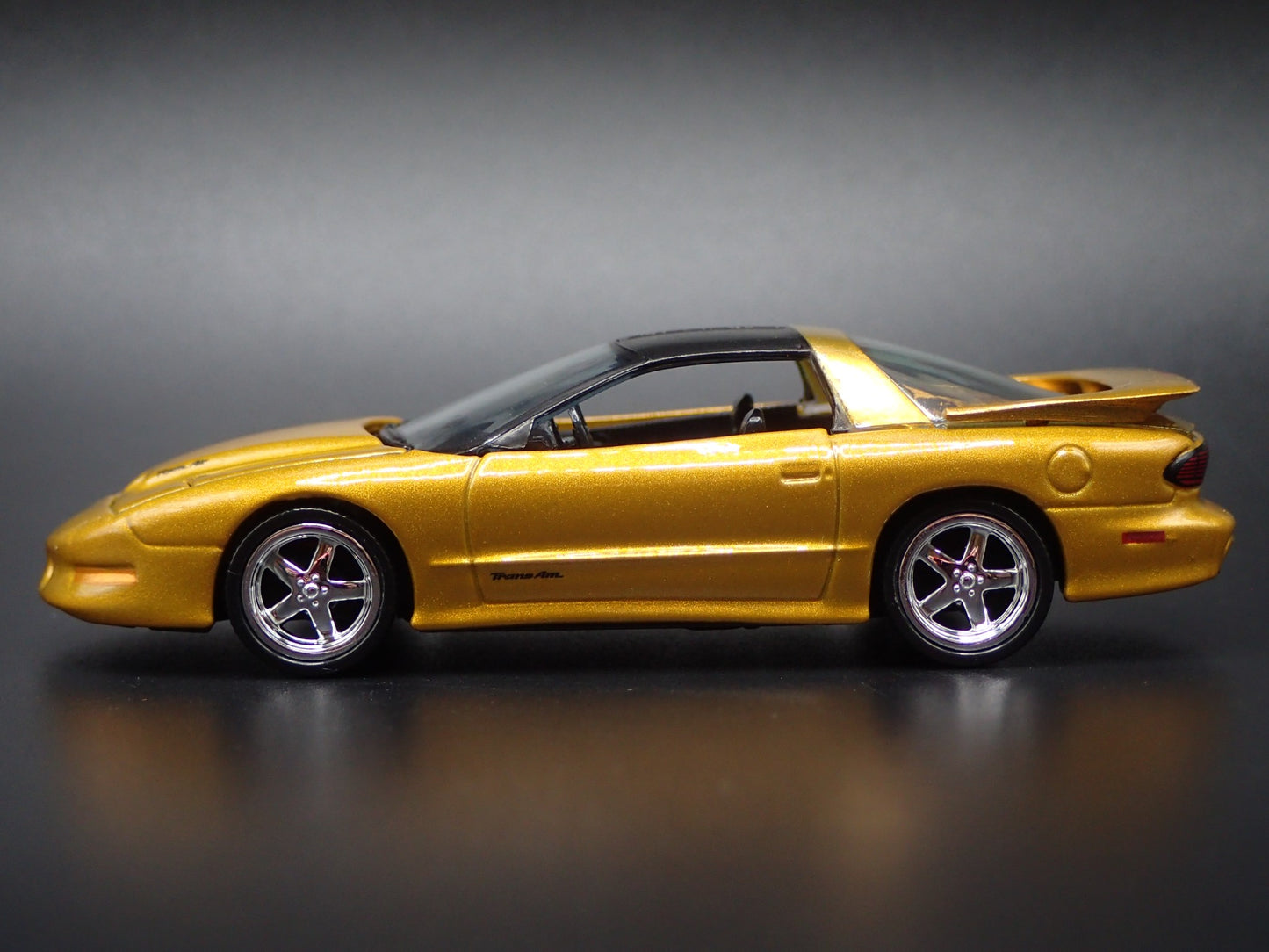 1997 97 PONTIAC FIREBIRD TA WS6 1:64 SCALE COLLECTIBLE DIORAMA DIECAST MODEL CAR