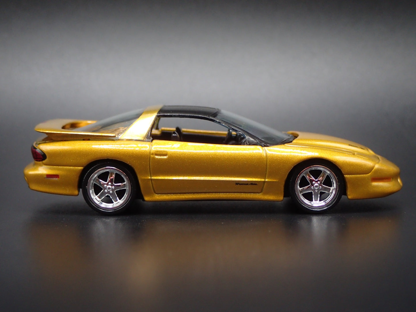 1997 97 PONTIAC FIREBIRD TA WS6 1:64 SCALE COLLECTIBLE DIORAMA DIECAST MODEL CAR