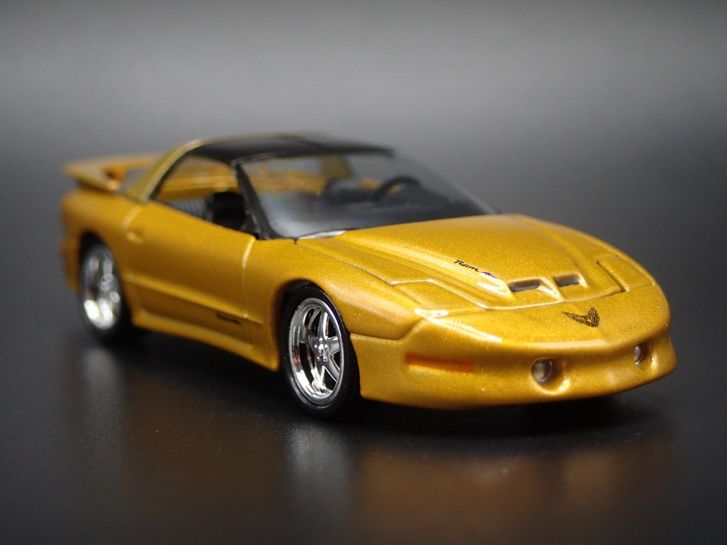 1997 97 PONTIAC FIREBIRD TA WS6 1:64 SCALE COLLECTIBLE DIORAMA DIECAST MODEL CAR
