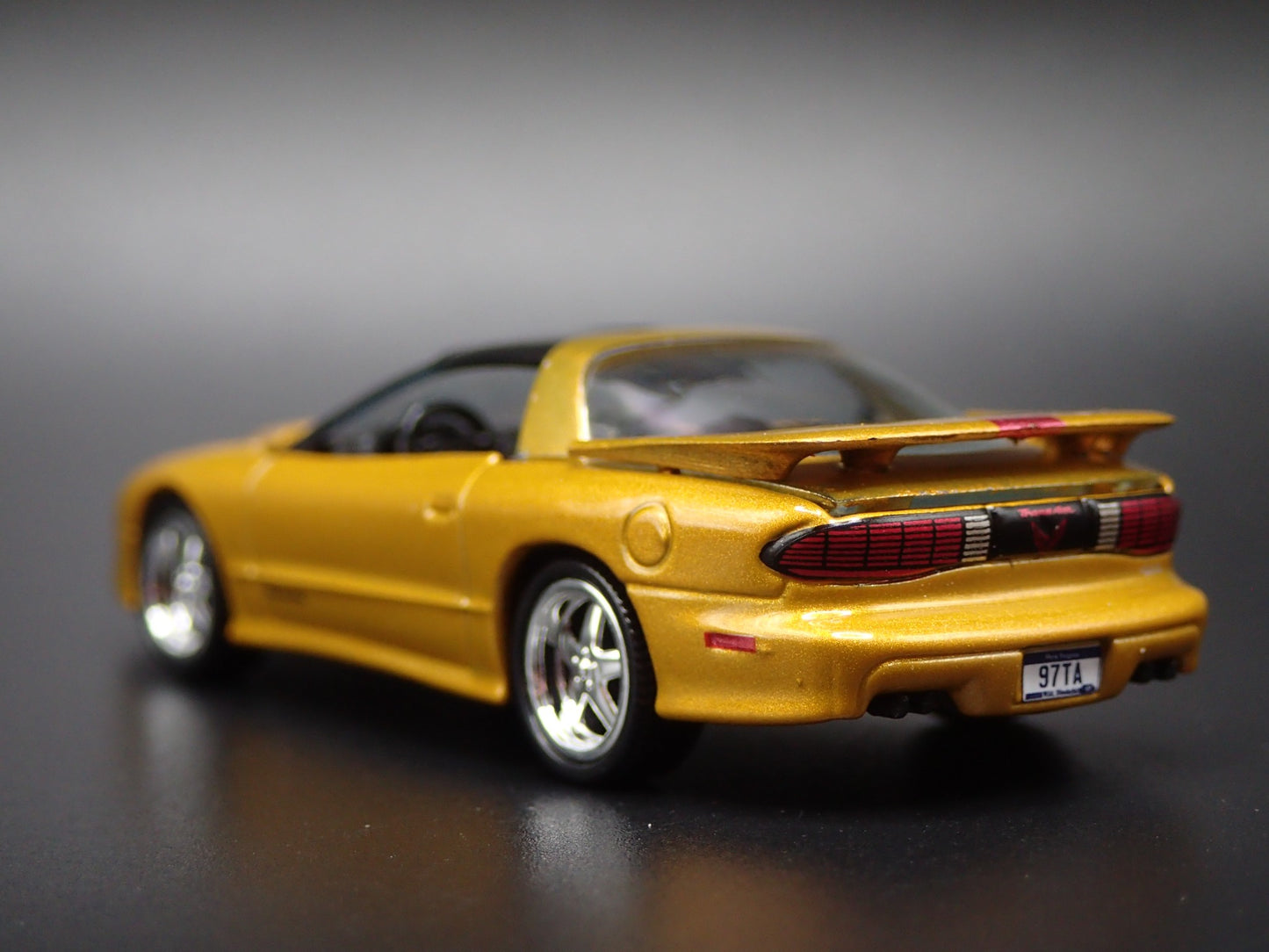 1997 97 PONTIAC FIREBIRD TA WS6 1:64 SCALE COLLECTIBLE DIORAMA DIECAST MODEL CAR