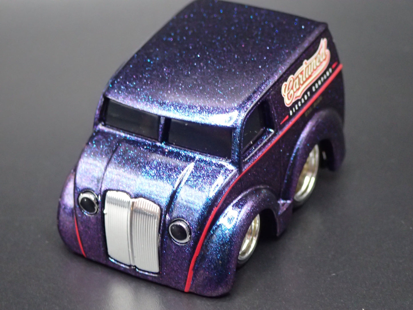 1937 - 1986 DIVCO TRUCK CAR TUNED BLUE 1:64 SCALE DIORAMA DIECAST MODEL CAR