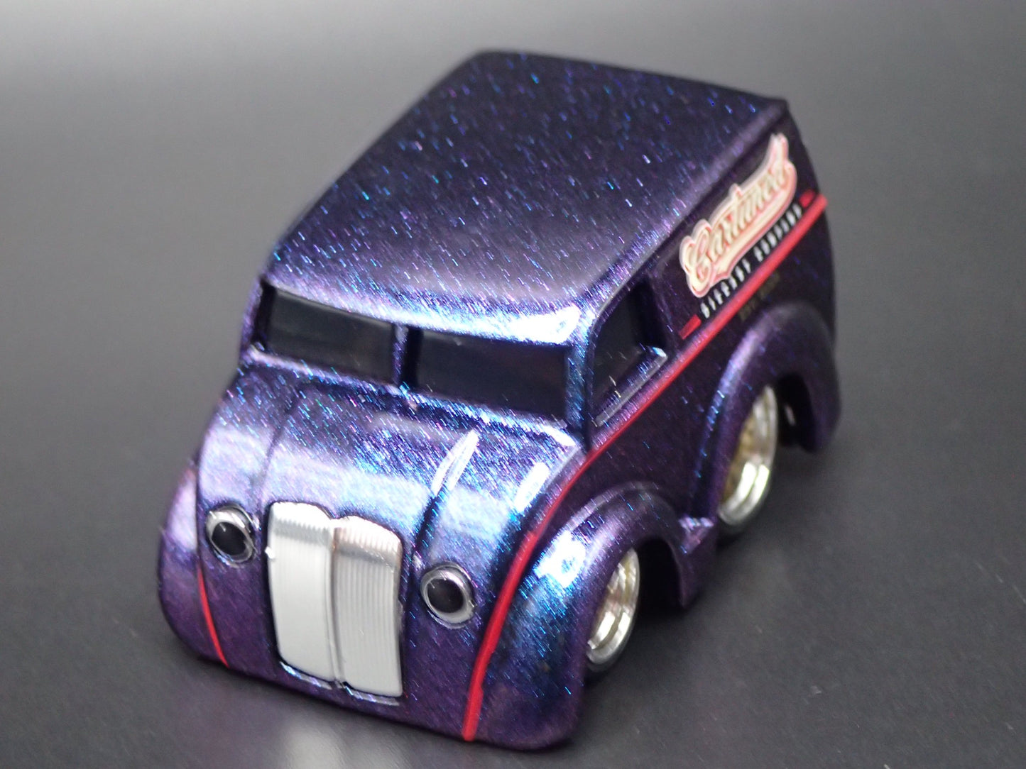 1937 - 1986 DIVCO TRUCK CAR TUNED BLUE 1:64 SCALE DIORAMA DIECAST MODEL CAR