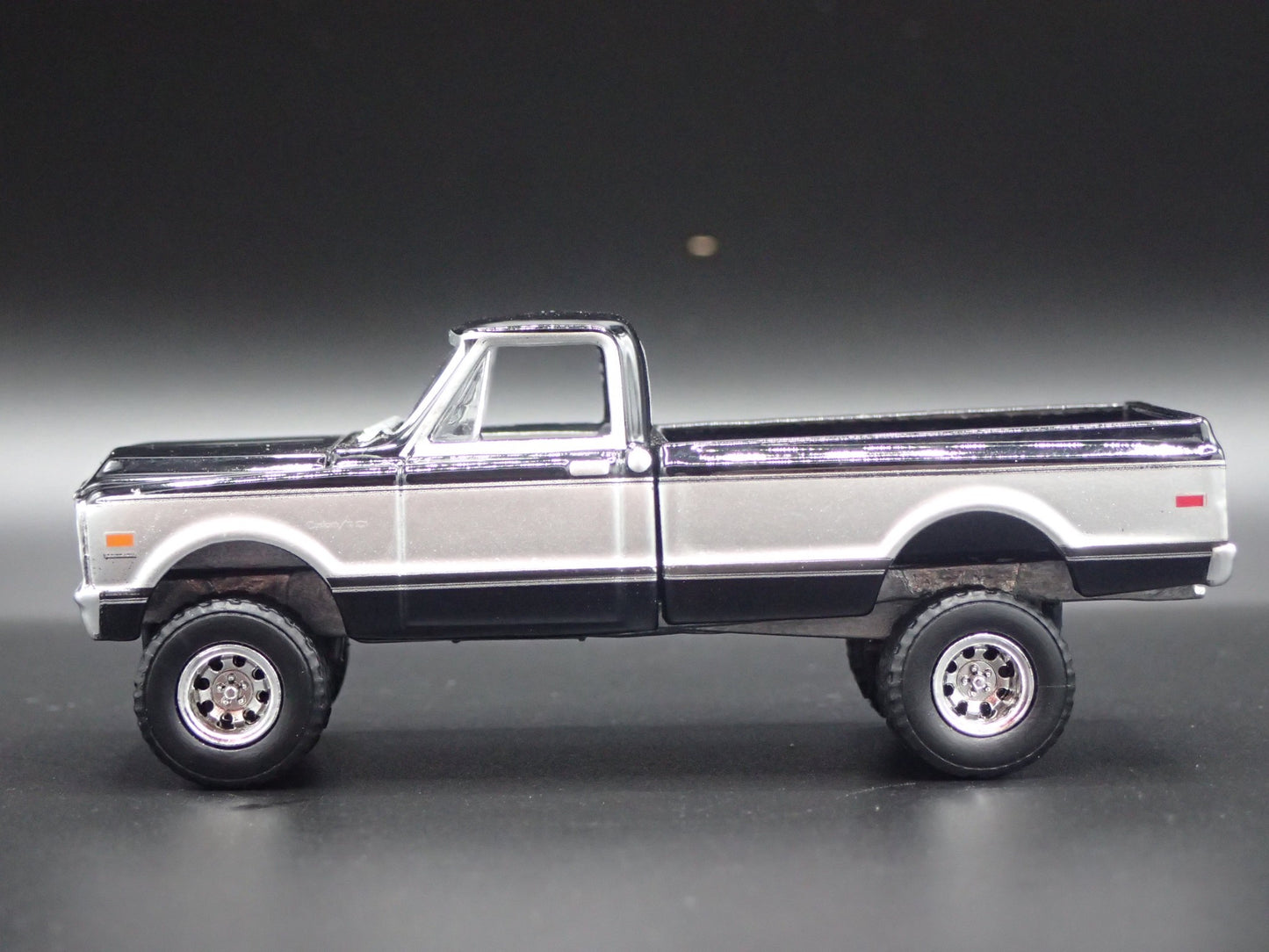 1969 69 CHEVY CHEVROLET K10 4X4 PICKUP TRUCK BLACK 1:64 SCALE DIECAST MODEL CAR