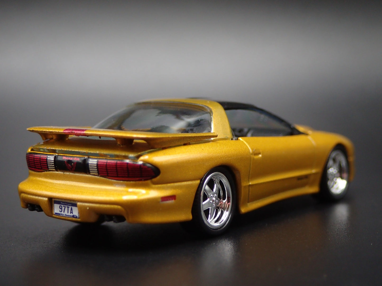 1997 97 PONTIAC FIREBIRD TA WS6 1:64 SCALE COLLECTIBLE DIORAMA DIECAST MODEL CAR