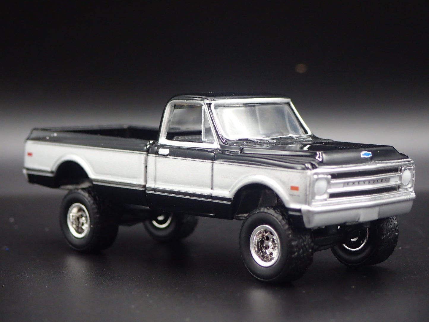 1969 69 CHEVY CHEVROLET K10 4X4 PICKUP TRUCK BLACK 1:64 SCALE DIECAST MODEL CAR