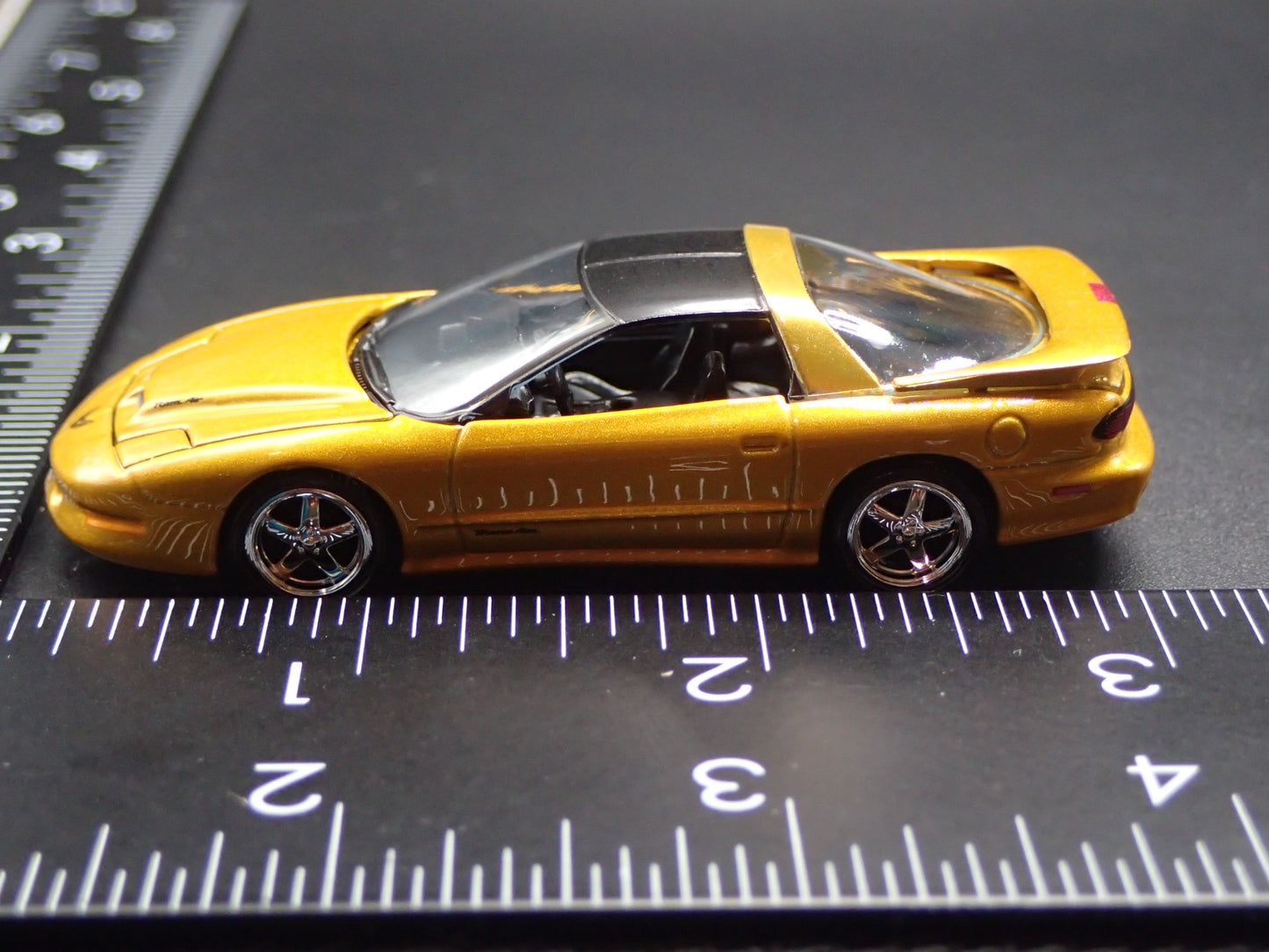 1997 97 PONTIAC FIREBIRD TA WS6 1:64 SCALE COLLECTIBLE DIORAMA DIECAST MODEL CAR