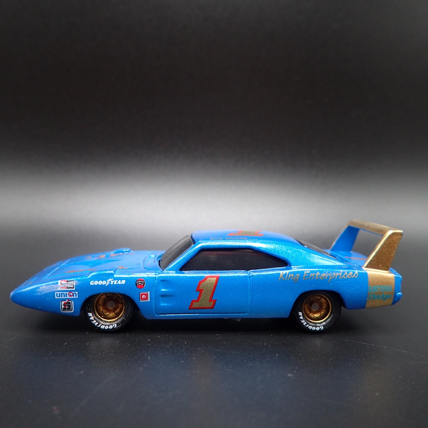 1969 DODGE CHARGER DAYTONA VINTAGE NASCAR BUD MOORE 1:64 SCALE DIECAST MODEL CAR