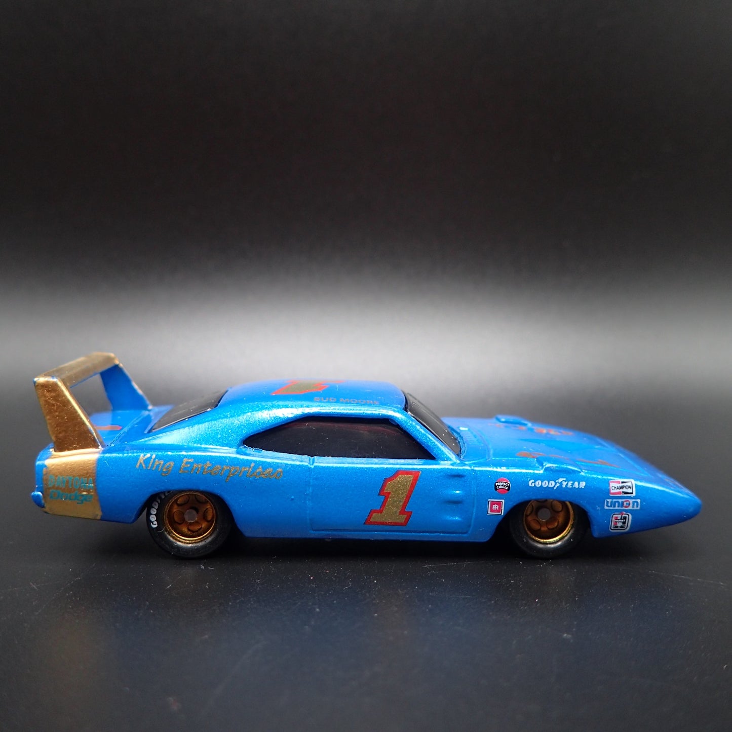 1969 DODGE CHARGER DAYTONA VINTAGE NASCAR BUD MOORE 1:64 SCALE DIECAST MODEL CAR