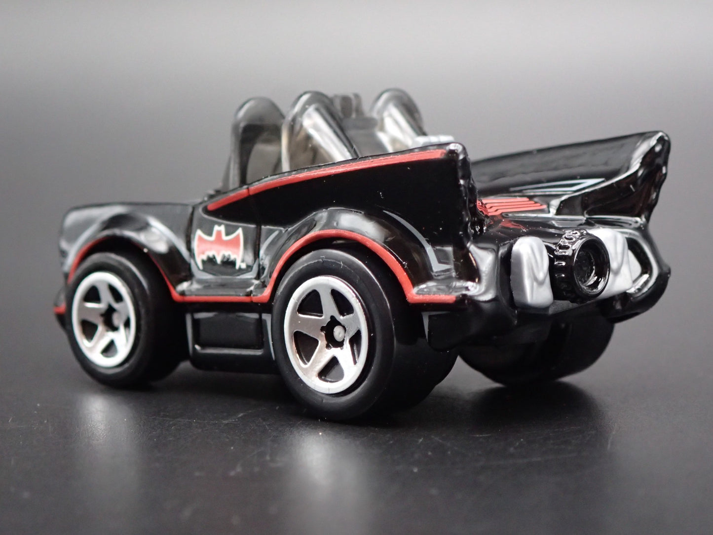 1966 66 BATMAN BATMOBILE ADAM WEST TV 1/64 SCALE COLLECTIBLE DIECAST MODEL CAR