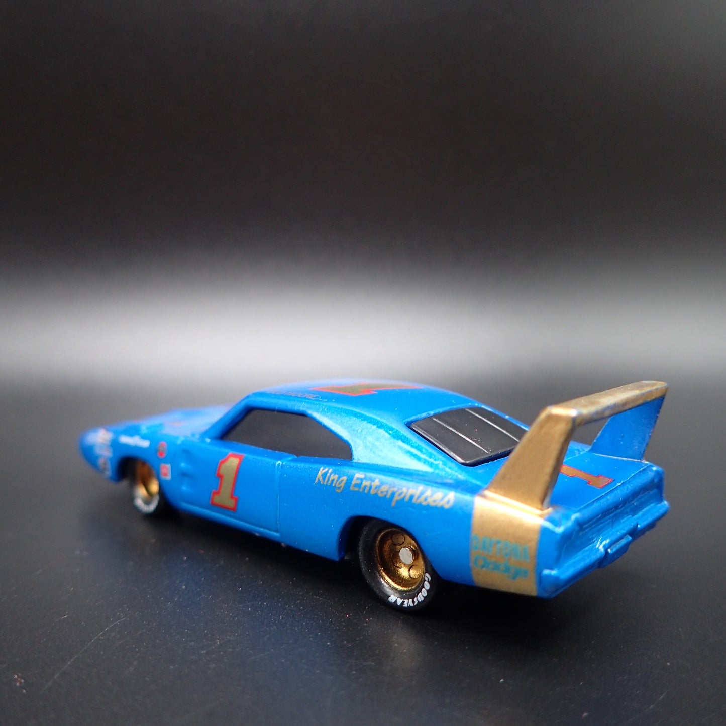 1969 DODGE CHARGER DAYTONA VINTAGE NASCAR BUD MOORE 1:64 SCALE DIECAST MODEL CAR