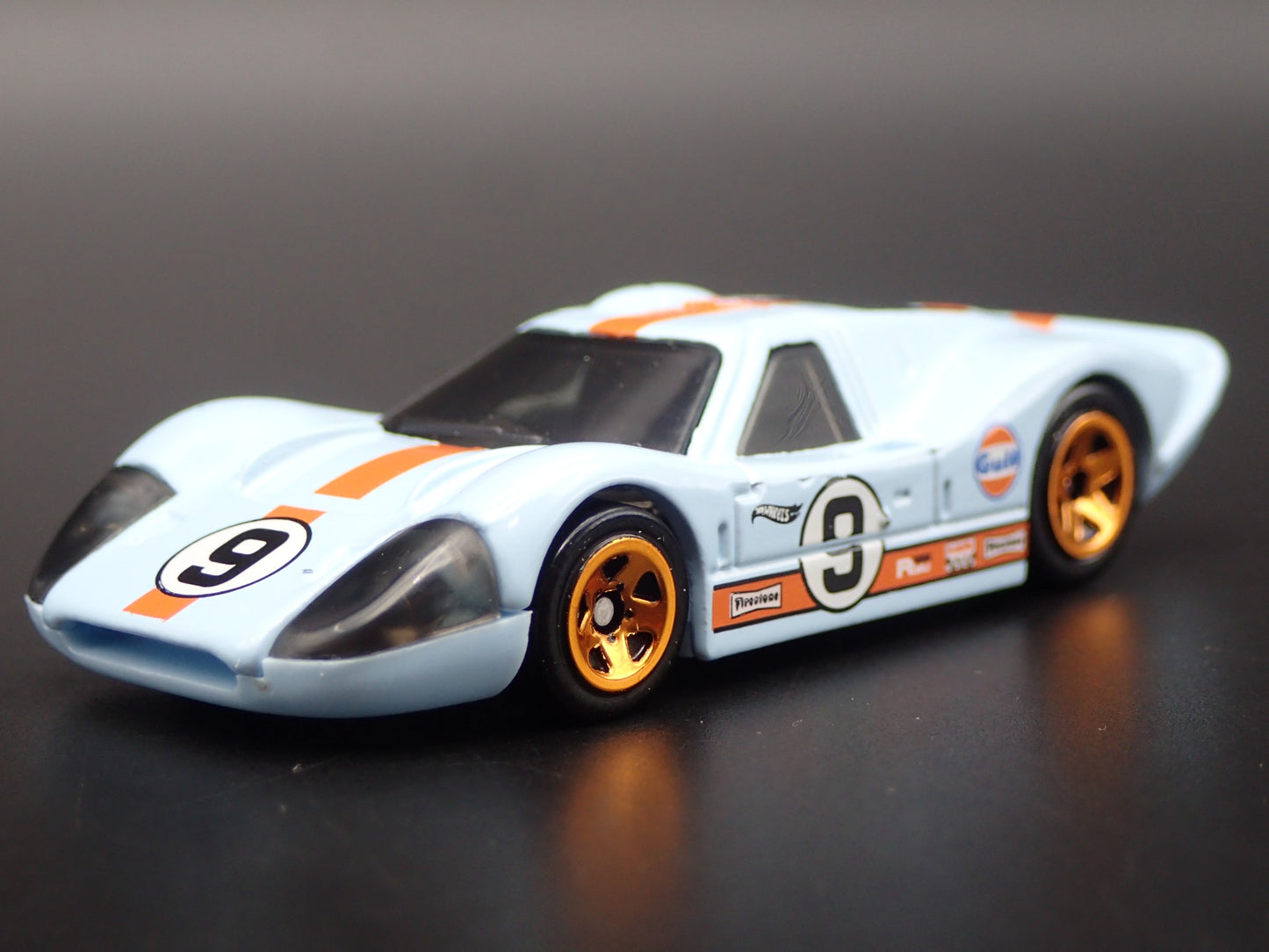 1967 67 FORD GT40 MK.IV GULF OIL RACING 1:64 SCALE DIORAMA DIECAST MODEL CAR