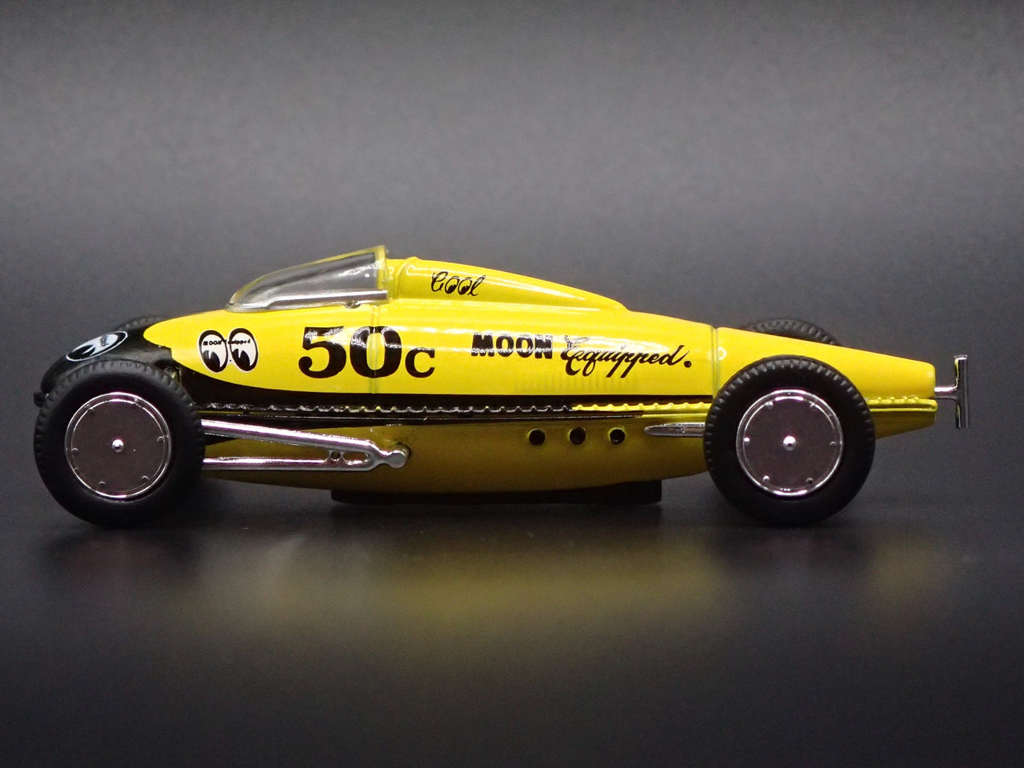 VINTAGE RACING 1938-1950 BELLY TANKER RACER MOONEYE 1/64 SCALE DIECAST MODEL CAR