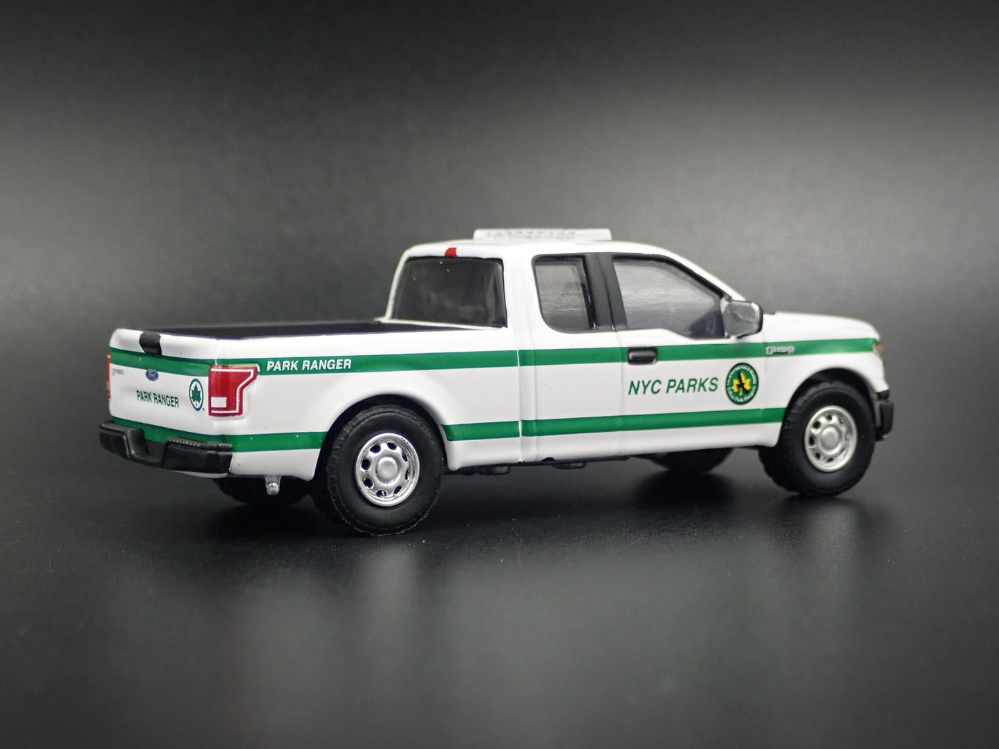 2015-2020 FORD F150 PICKUP TRUCK NYC PARKS & REC 1:64 SCALE DIECAST MODEL CAR