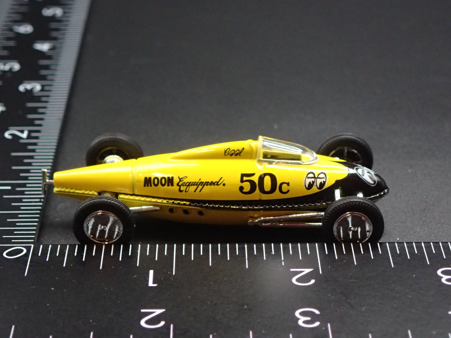 VINTAGE RACING 1938-1950 BELLY TANKER RACER MOONEYE 1/64 SCALE DIECAST MODEL CAR