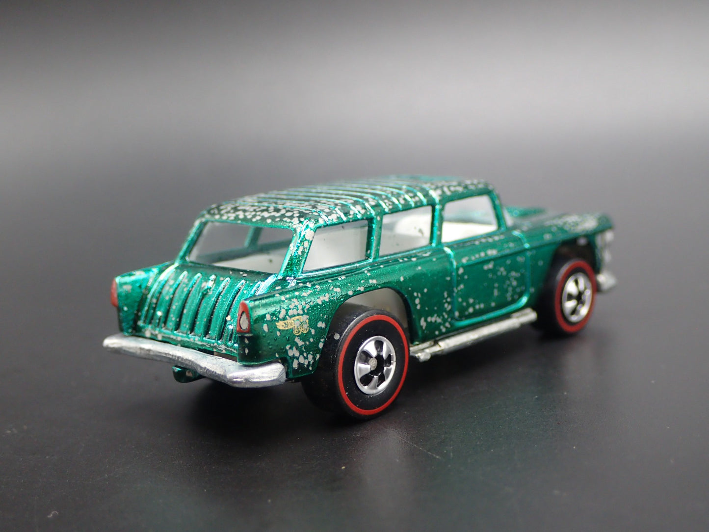 1955 CHEVY CHEVROLET NOMAD STATION WAGON BARN FIND 1:64 SCALE DIECAST MODEL CAR