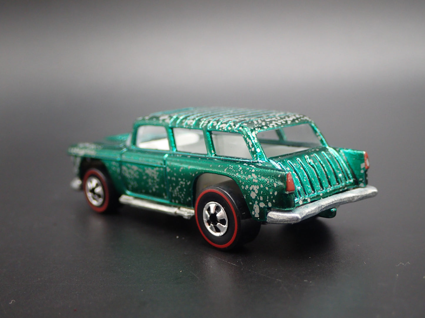 1955 CHEVY CHEVROLET NOMAD STATION WAGON BARN FIND 1:64 SCALE DIECAST MODEL CAR