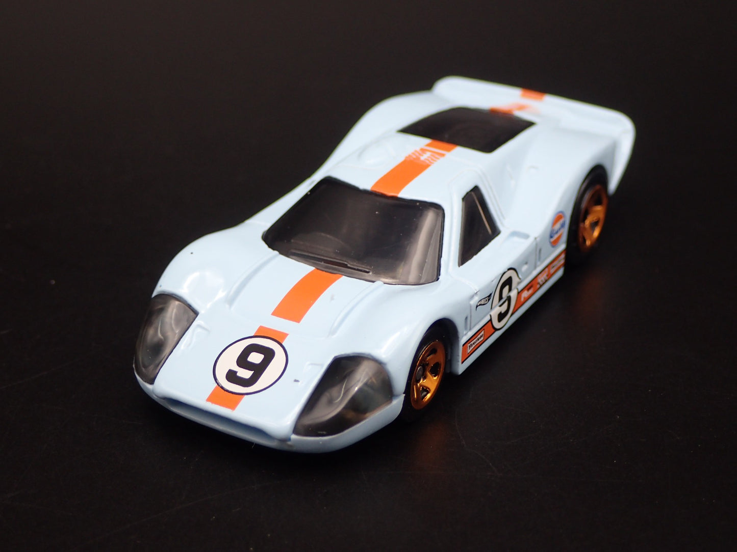 1967 67 FORD GT40 MK.IV GULF OIL RACING 1:64 SCALE DIORAMA DIECAST MODEL CAR