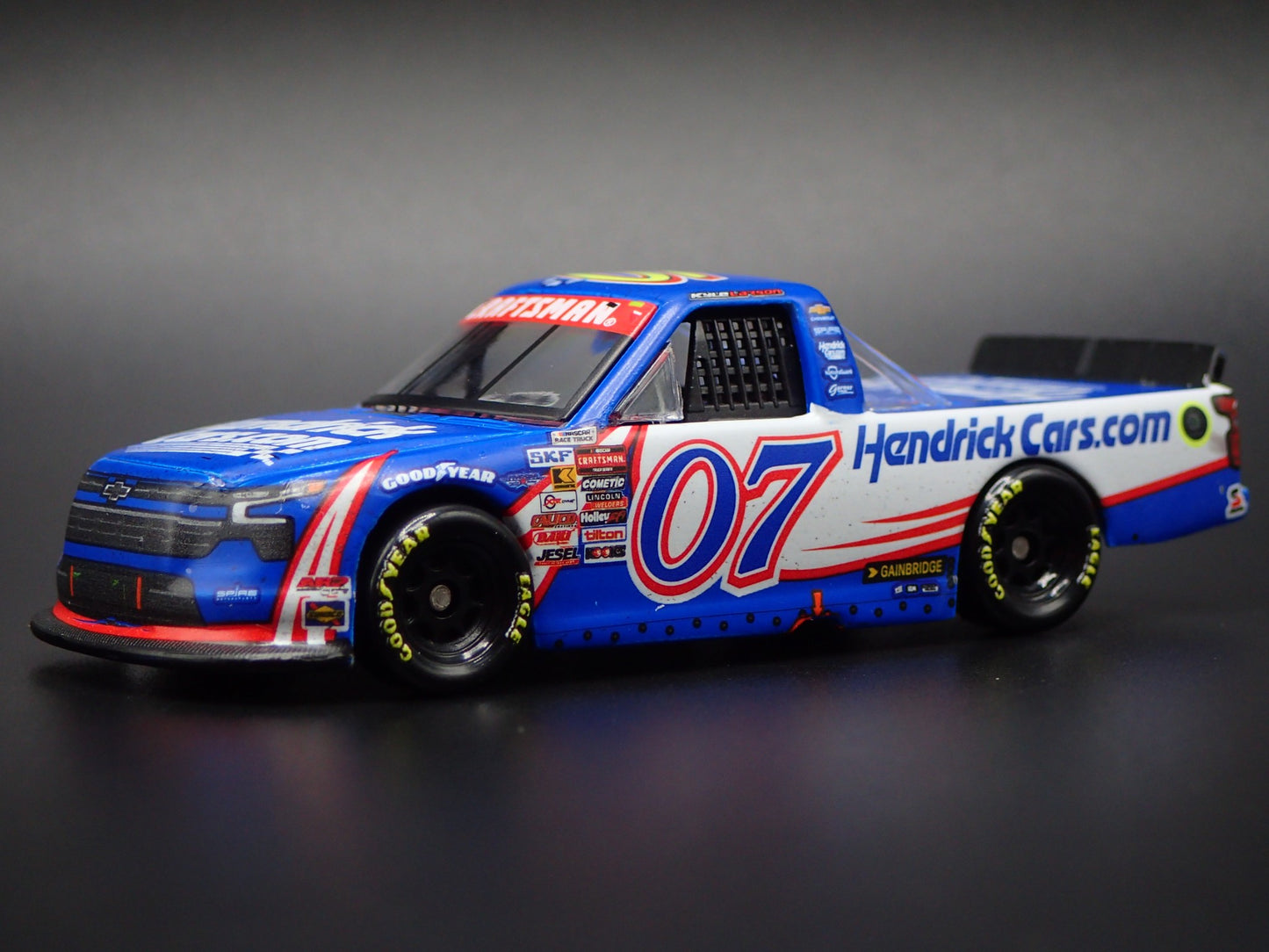 2025 CHEVY SILVERADO 07 KYLE LARSON HENDRICKCARS NASCAR TRUCK 1:64 DIECAST CAR