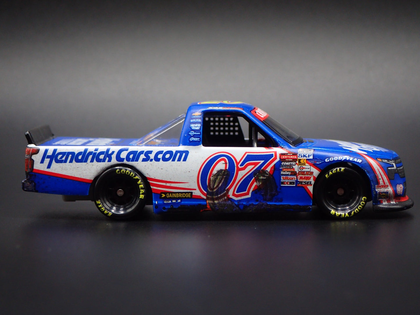 2025 CHEVY SILVERADO 07 KYLE LARSON HENDRICKCARS NASCAR TRUCK 1:64 DIECAST CAR