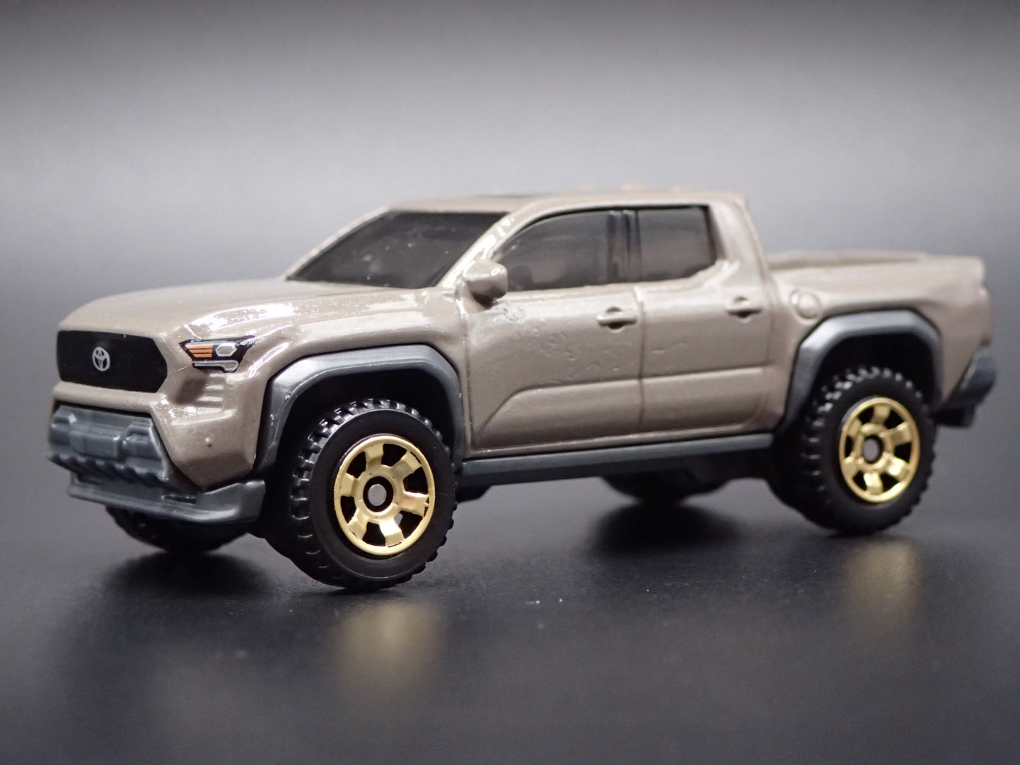 2024-2026 TOYOTA TACOMA PICKUP TRUCK 1:64 SCALE DIORAMA DIECAST MODEL CAR
