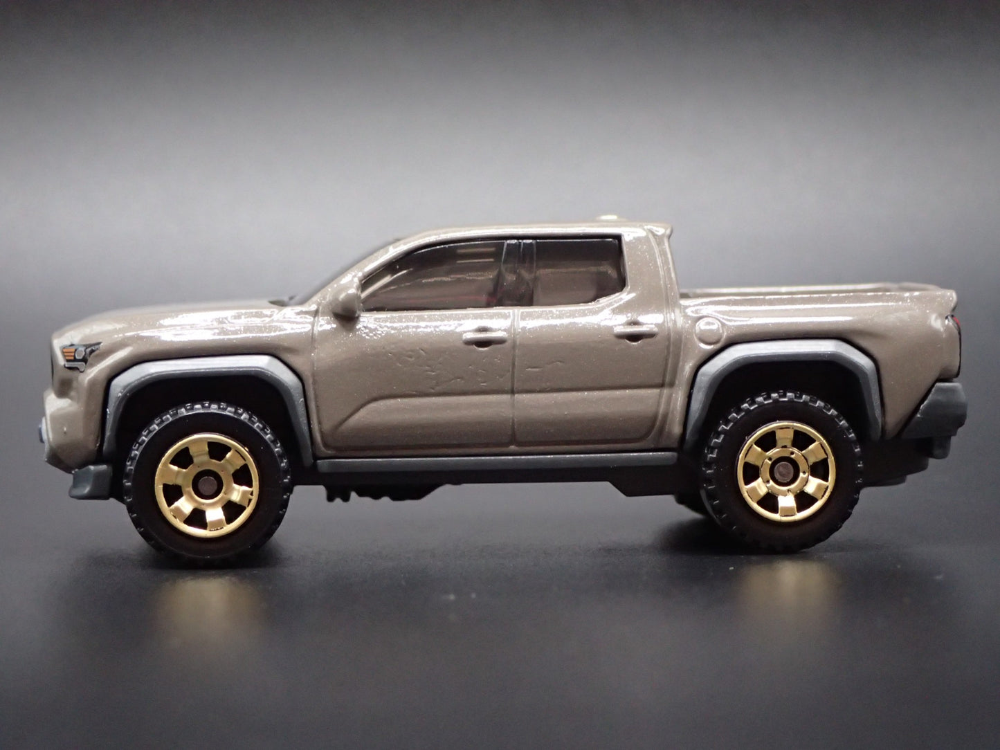 2024-2026 TOYOTA TACOMA PICKUP TRUCK 1:64 SCALE DIORAMA DIECAST MODEL CAR