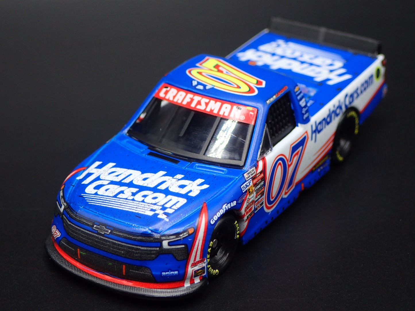 2025 CHEVY SILVERADO 07 KYLE LARSON HENDRICKCARS NASCAR TRUCK 1:64 DIECAST CAR