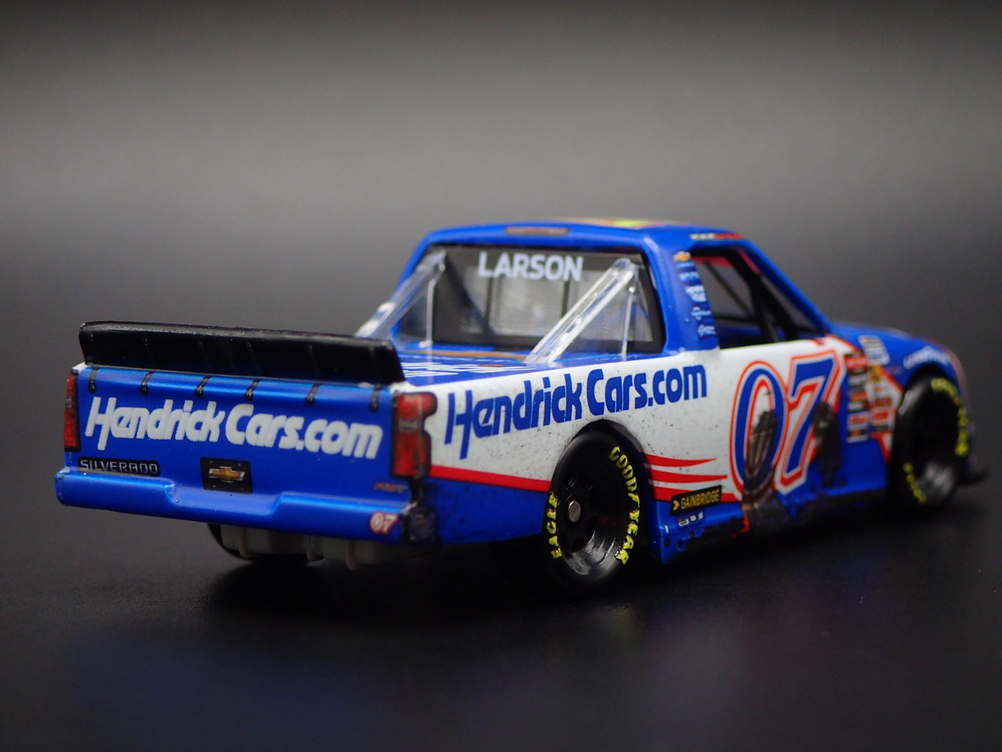 2025 CHEVY SILVERADO 07 KYLE LARSON HENDRICKCARS NASCAR TRUCK 1:64 DIECAST CAR
