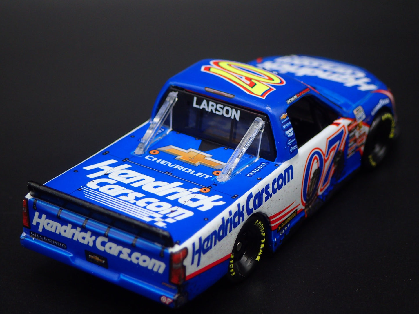 2025 CHEVY SILVERADO 07 KYLE LARSON HENDRICKCARS NASCAR TRUCK 1:64 DIECAST CAR