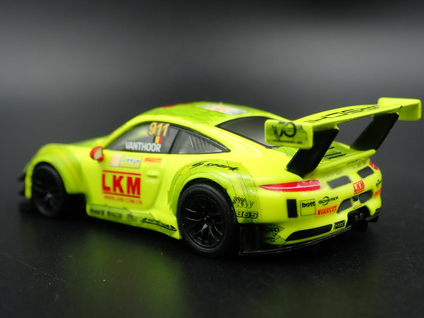 PORSCHE 911 GT3 R MANTHEY RACING LAURENS VANTHOOR 1:64 SCALE DIECAST MODEL CAR
