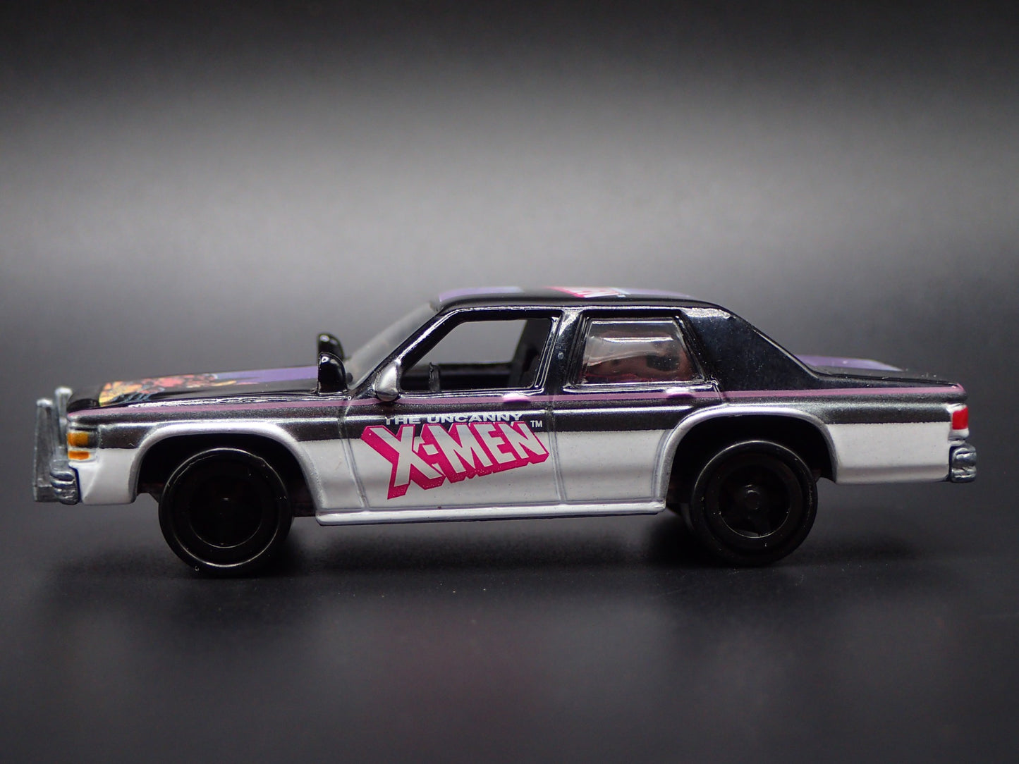 1980-1991 FORD LTD CROWN VICTORIA THE UNCANNY XMEN 1/64 SCALE DIECAST MODEL CAR