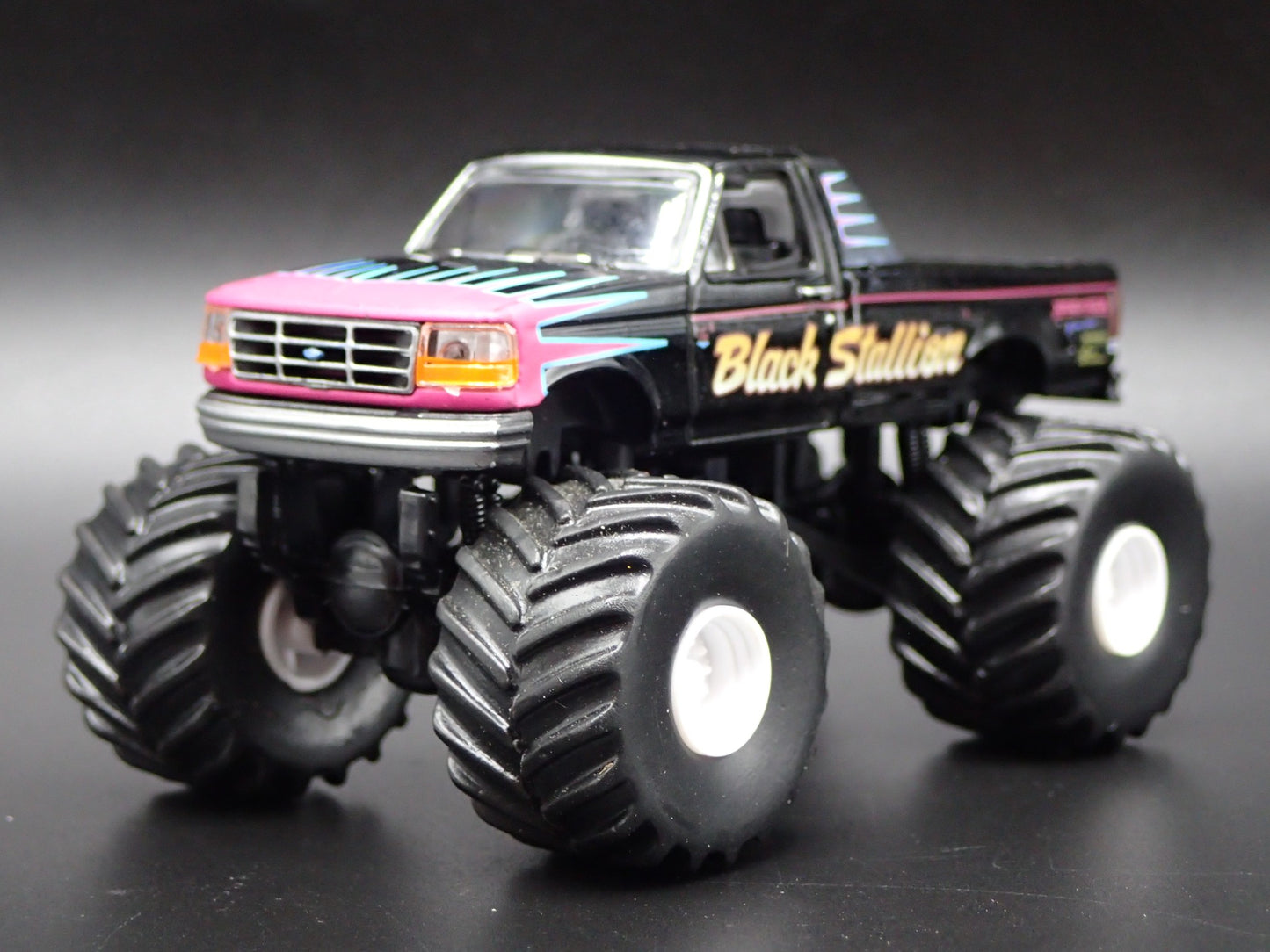 1992 92 FORD F250 MONSTER TRUCK BLACK STALLION RARE 1/64 SCALE DIECAST MODEL CAR