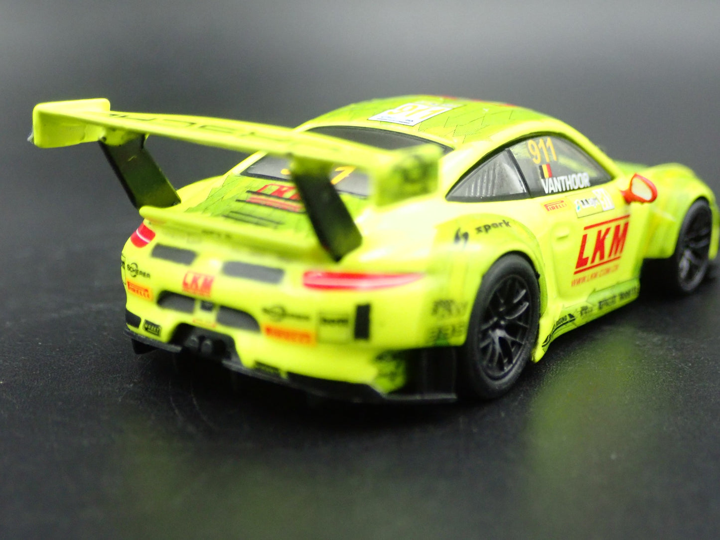 PORSCHE 911 GT3 R MANTHEY RACING LAURENS VANTHOOR 1:64 SCALE DIECAST MODEL CAR