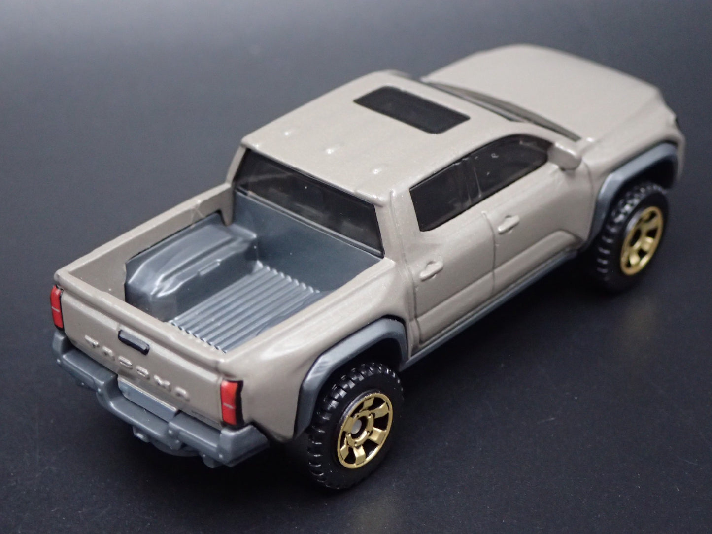 2024-2026 TOYOTA TACOMA PICKUP TRUCK 1:64 SCALE DIORAMA DIECAST MODEL CAR
