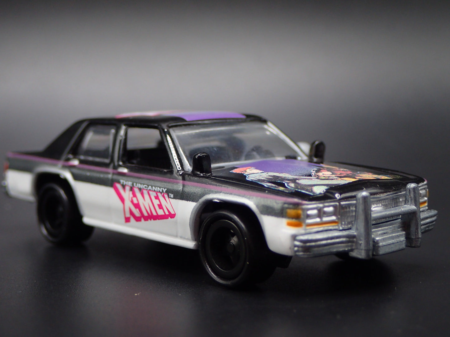 1980-1991 FORD LTD CROWN VICTORIA THE UNCANNY XMEN 1/64 SCALE DIECAST MODEL CAR