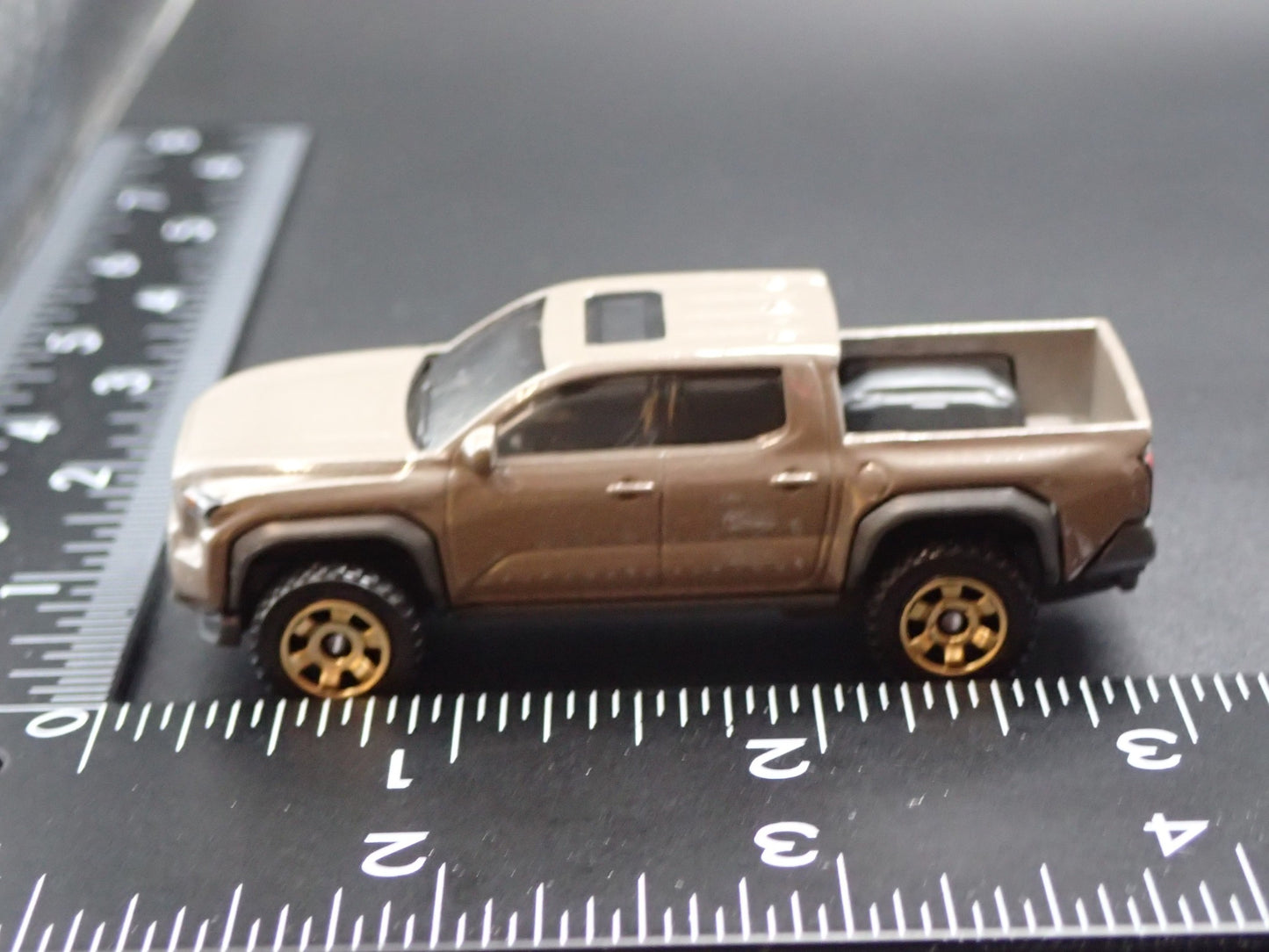 2024-2026 TOYOTA TACOMA PICKUP TRUCK 1:64 SCALE DIORAMA DIECAST MODEL CAR