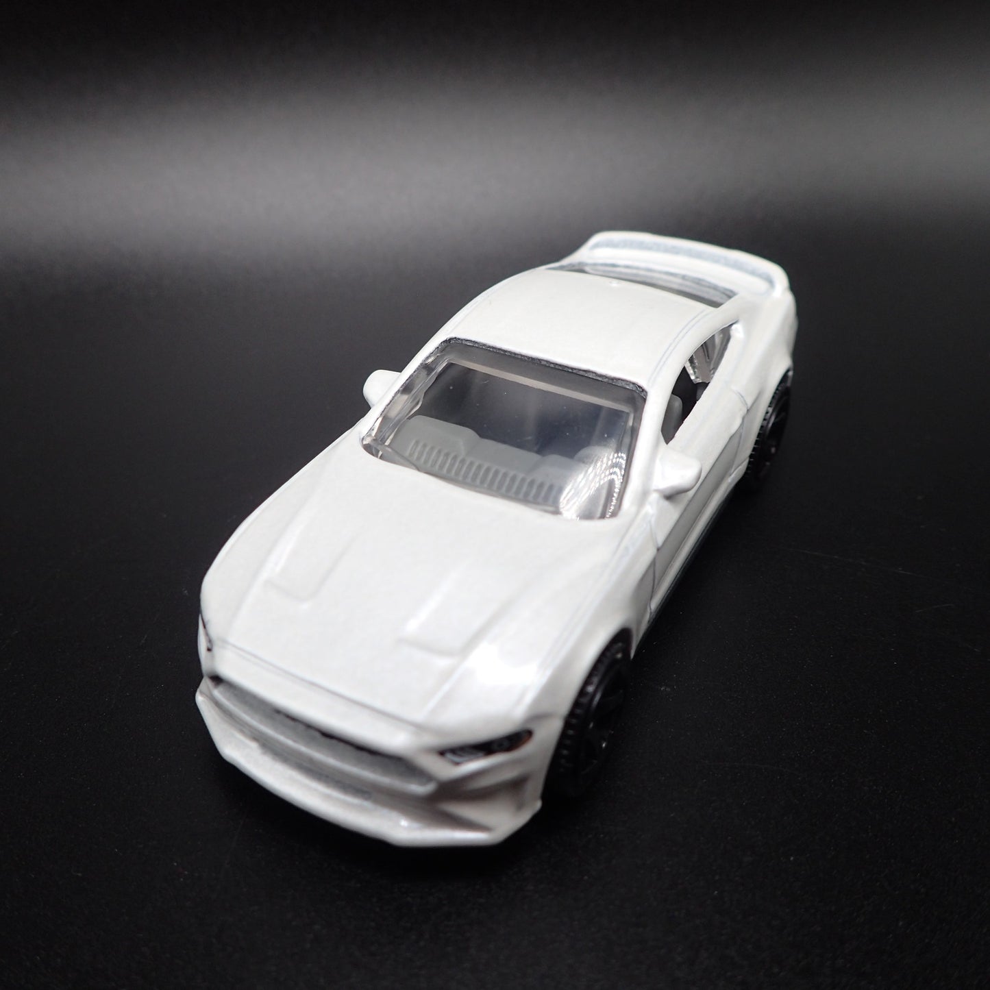 2015-2023 FORD MUSTANG COUPE WHITE 1/64 SCALE COLLECTIBLE DIECAST MODEL CAR