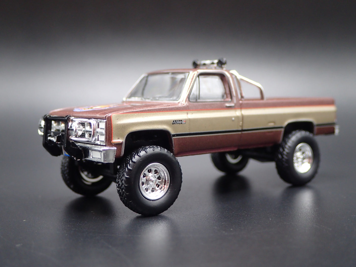 1982 82 GMC K2500 4X4 TRUCK FALL GUY SQUAREBODY 1/64 SCALE DIECAST MODEL CAR