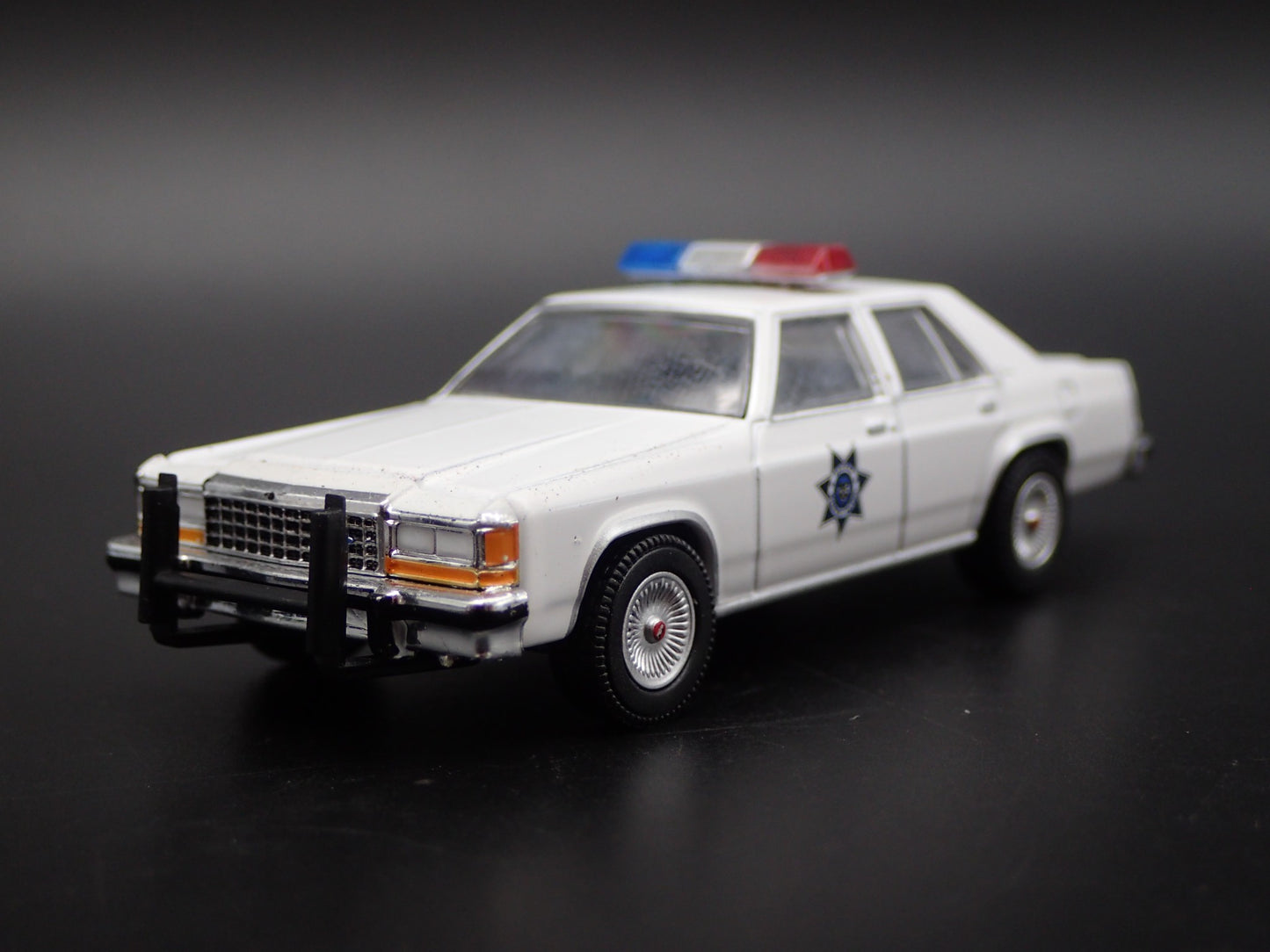 1983 FORD LTD CROWN VICTORIA ARIZONA HIGHWAY PATROL 1:64 SCALE DIECAST MODEL CAR