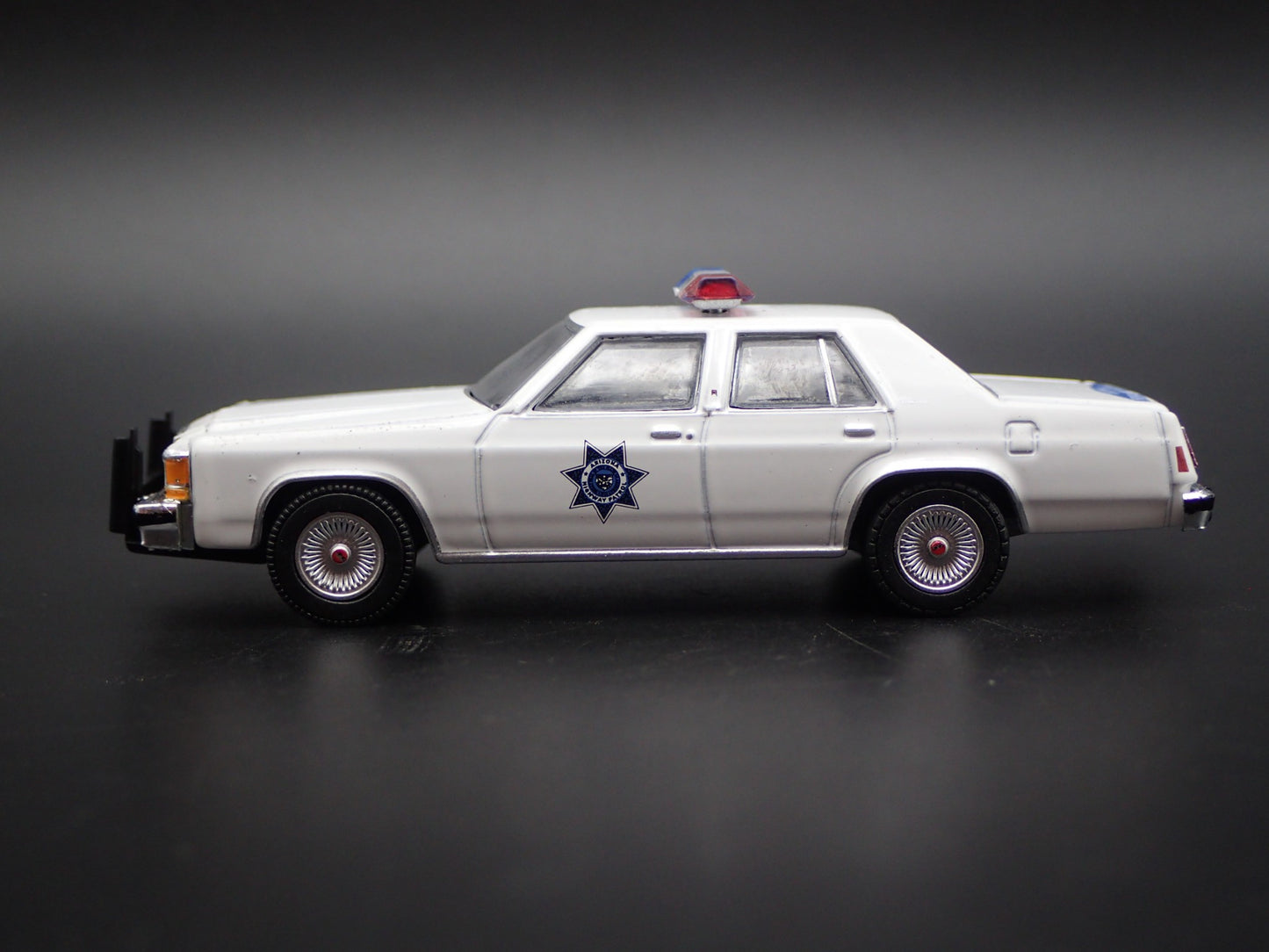 1983 FORD LTD CROWN VICTORIA ARIZONA HIGHWAY PATROL 1:64 SCALE DIECAST MODEL CAR